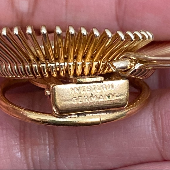 Vintage Western Germany Gold-tone Spiral Nautilus Scarf Clip - Picture 12 of 12